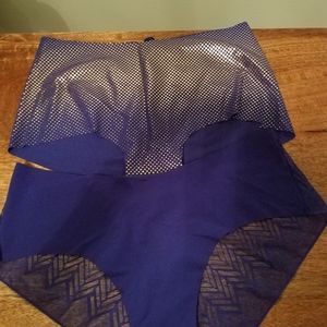 New 2 pair VICTORIA'S SECRET Hiphugger Pantues